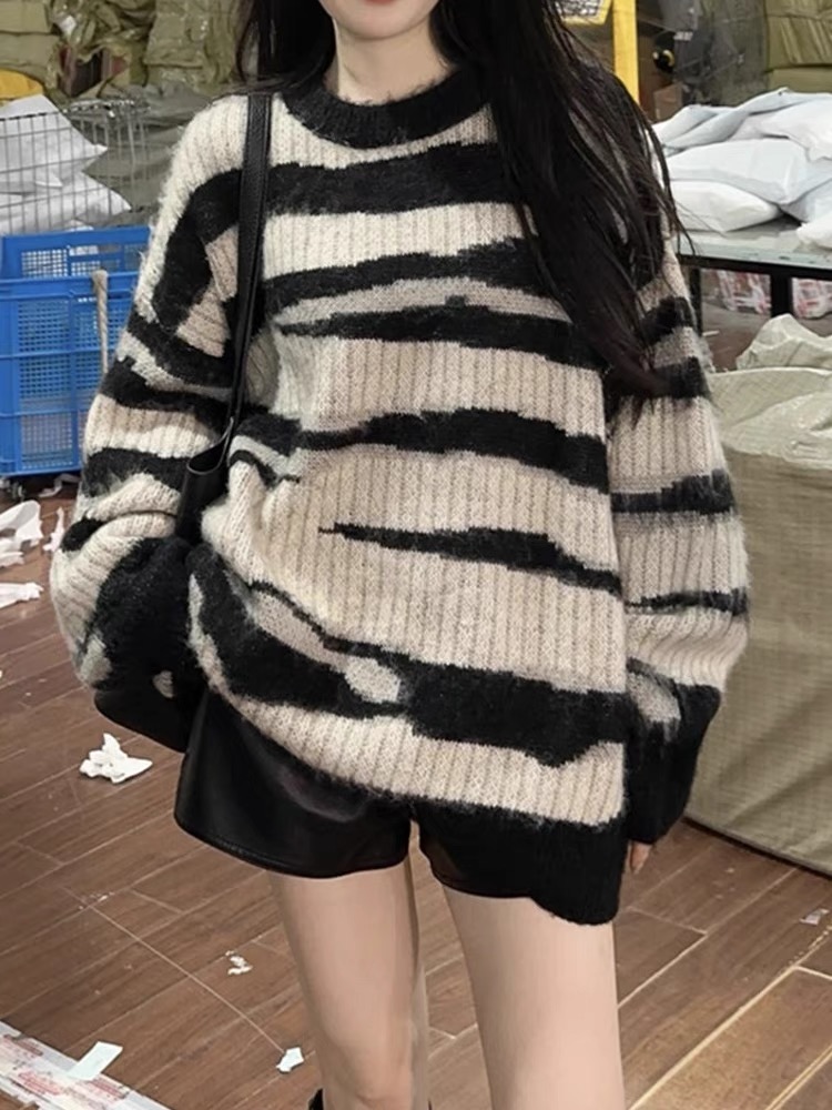 軟糯馬海毛慵懶風黑白撞色長袖針織上衣顯瘦套頭毛衣寬鬆毛衣女