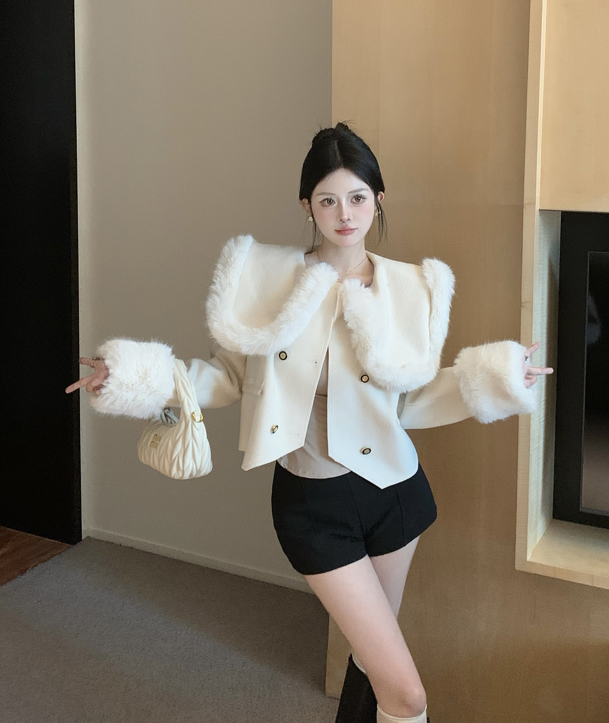 Actual shot of double-sided wool coat for women, short high-waisted design, niche fox fur woolen coat