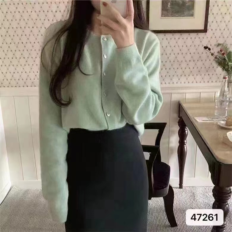 秋冬新款韓版溫柔系圓領純色愛心排扣寬鬆開衫長袖上衣女