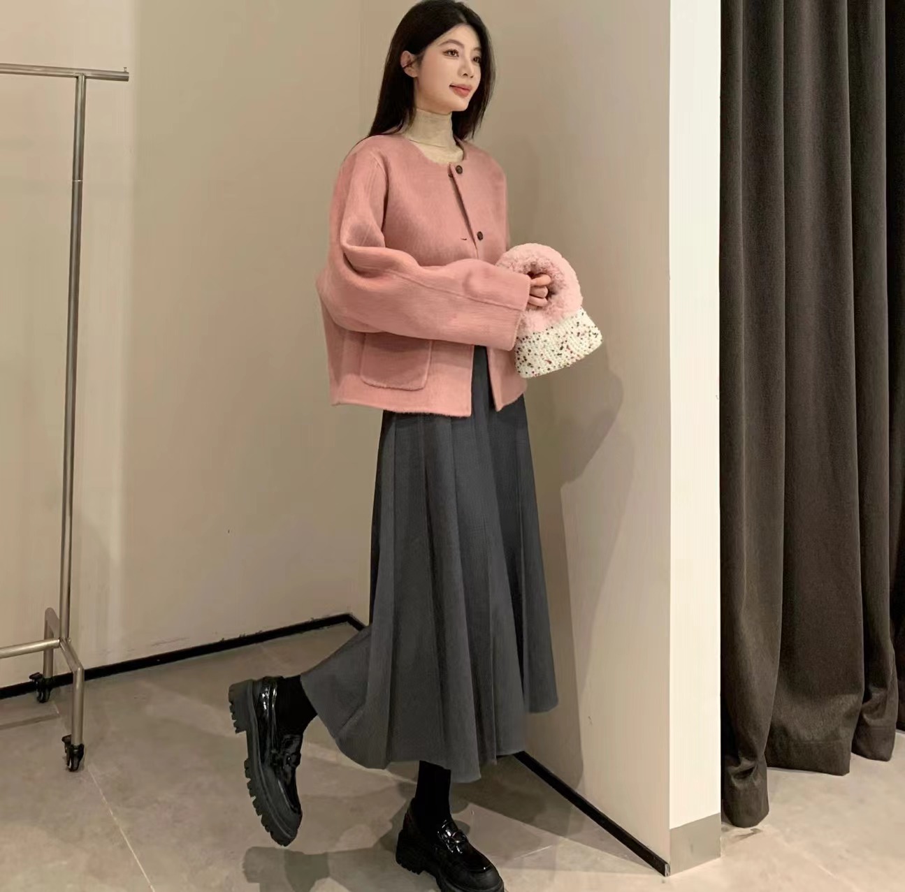 高級感粉色毛呢外套女短款秋冬裝新款韓版小個子文藝復古呢子大衣