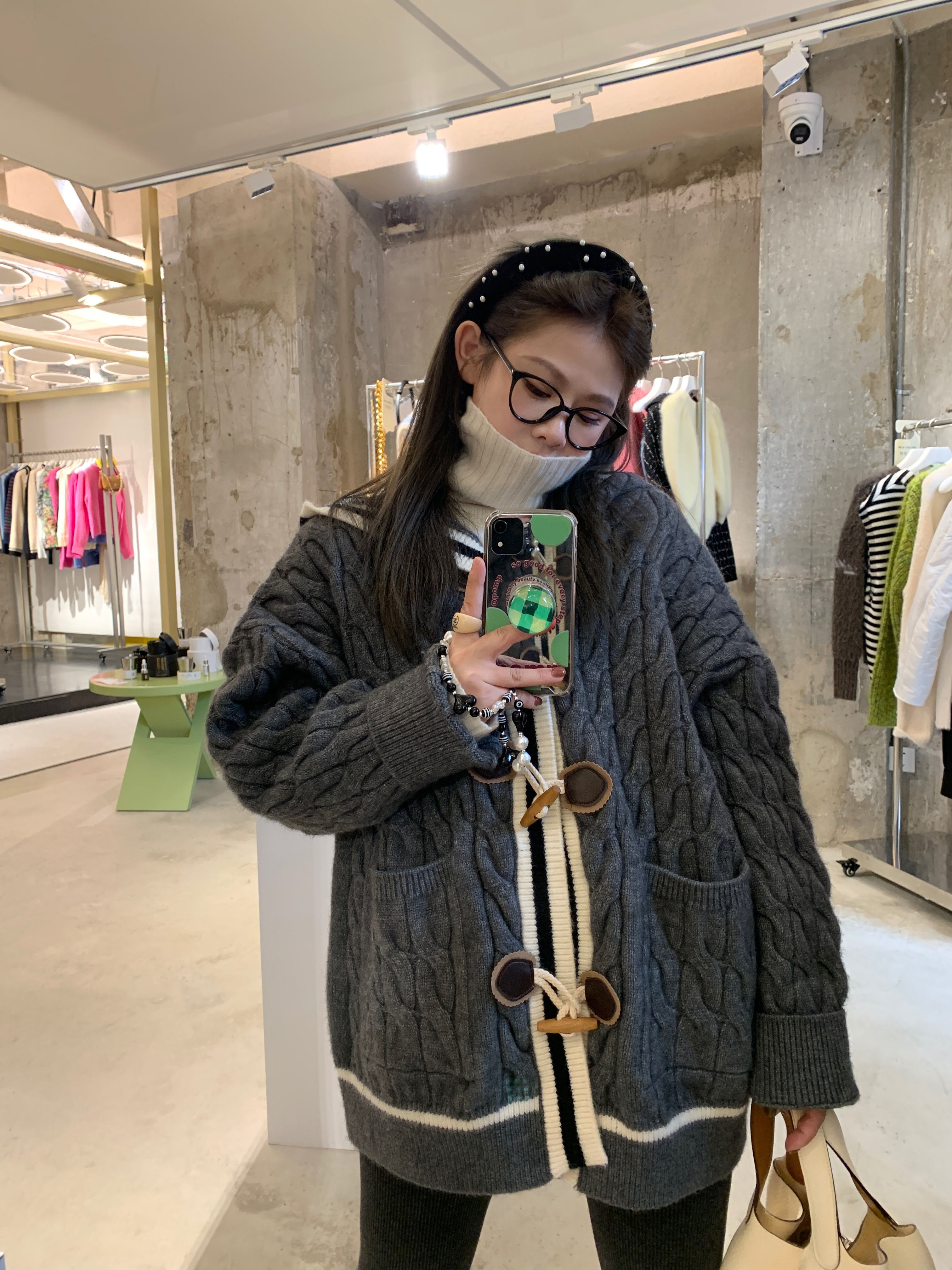 慵懶風加厚牛角扣連帽毛衣外套女2023年新款春秋寬鬆外穿針織開衫