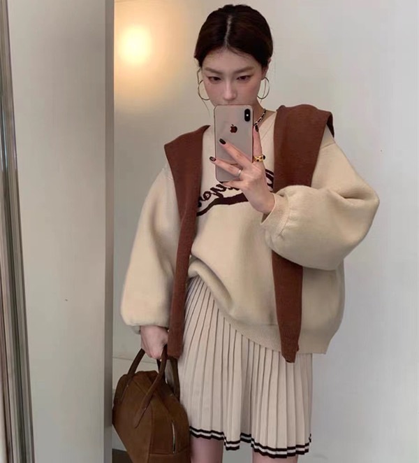 SourceWithU 糯嘰嘰歐尼 慵懶厚實羊毛毛衣女套頭V領寬鬆毛針織衫