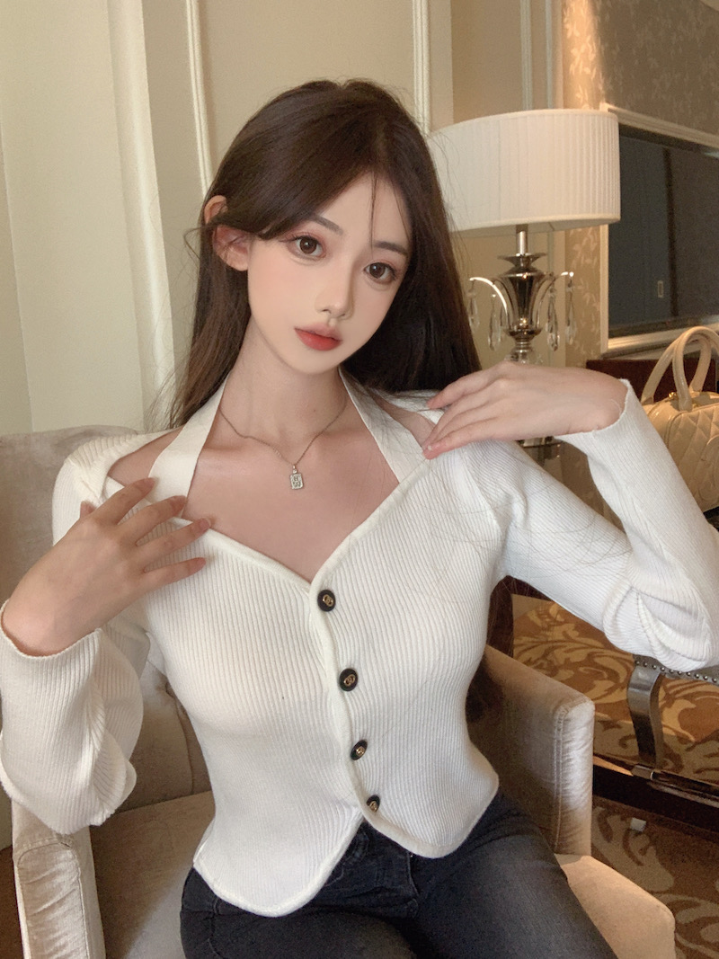 實拍 秋季女裝名媛范甜美小個子洋氣掛脖設計感露肩純欲針織衫