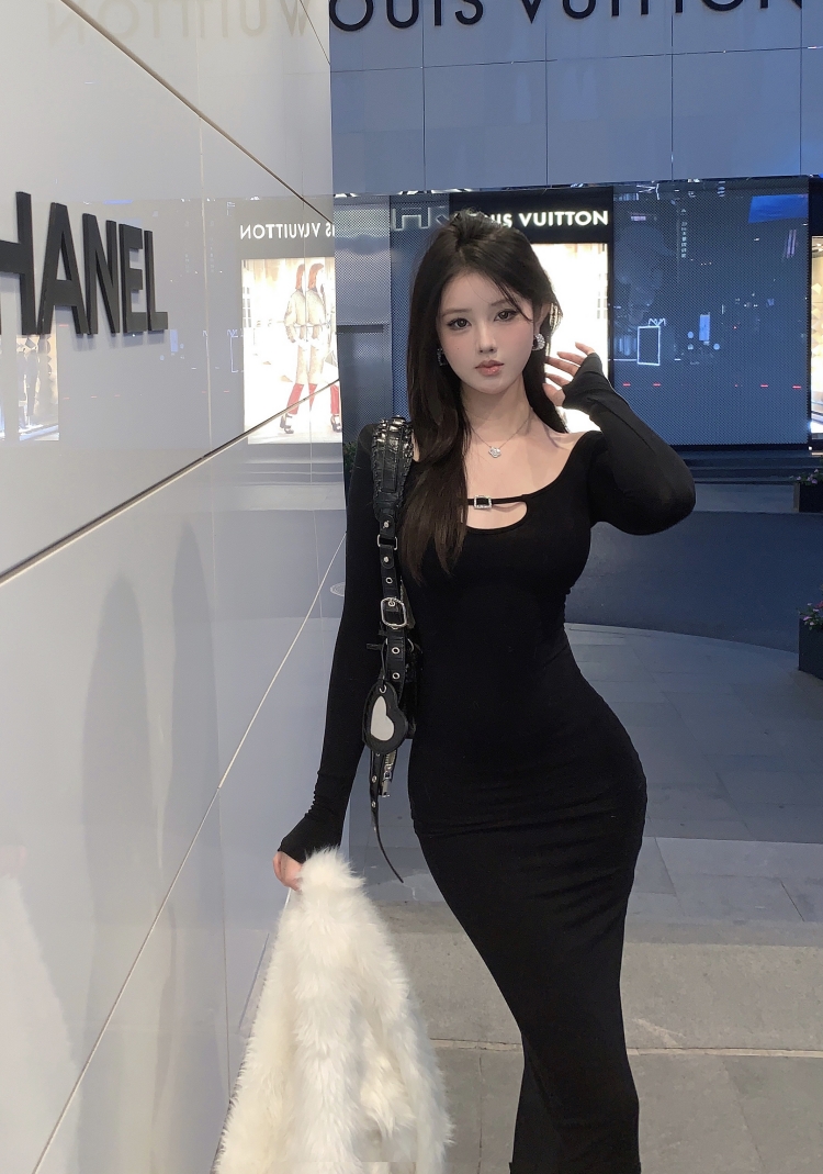 Actual shot of square neck hollow long-sleeved slim long-sleeved dress mid-length