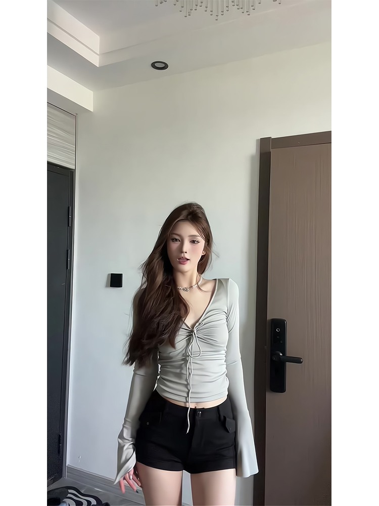 復古喇叭袖V領長袖t恤女秋季修身顯瘦上衣