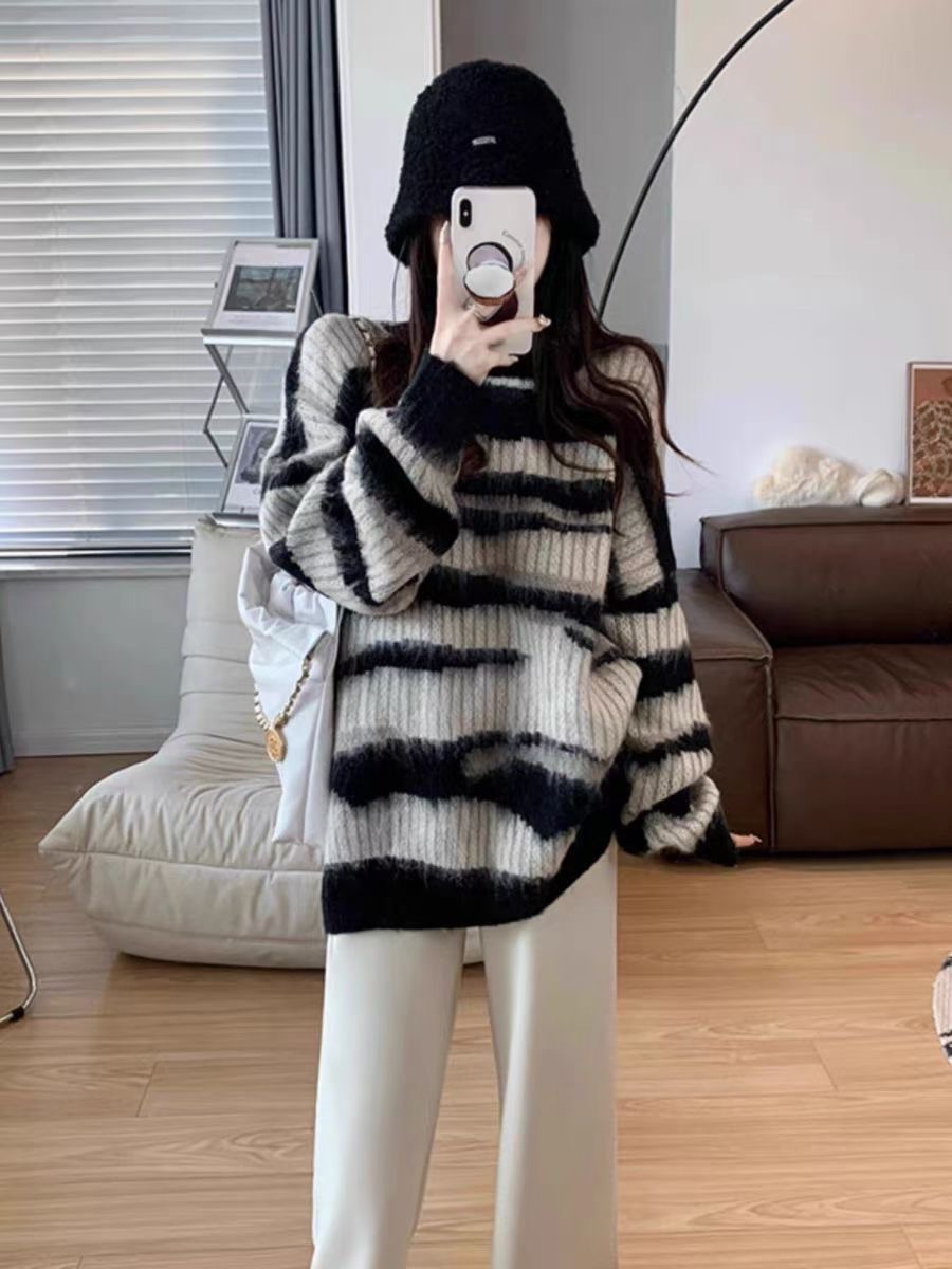 Mohair sweater lazy round neck retro high-end 2023 autumn new temperament slimming striped design for women