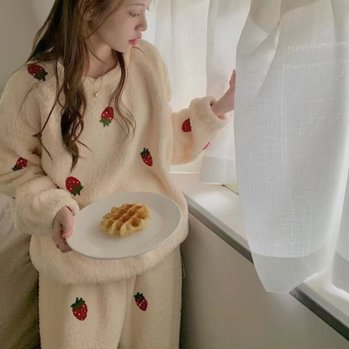 艾尚满身草莓绒新款日系冬季双面法兰绒加厚甜美睡衣女家居服