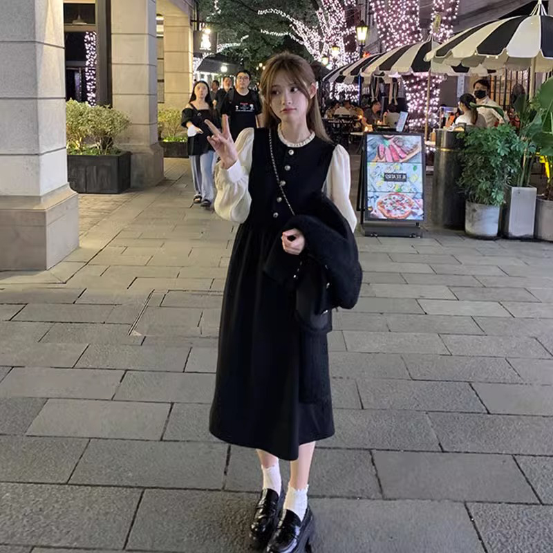 2023新款早秋小香赫本風黑色長袖連衣裙子女秋冬季高級感法式長裙