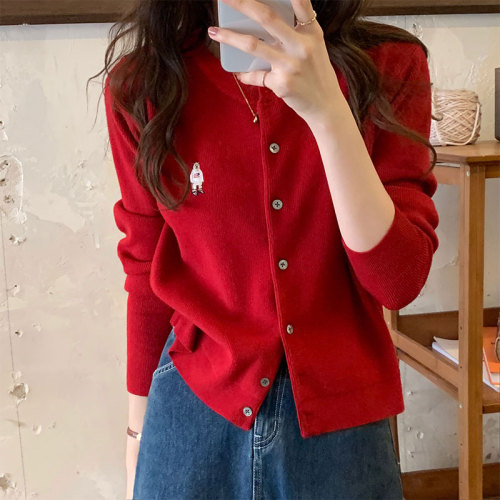 Actual photos of autumn and winter ins versatile coats, short sweater bottoms and stylish knitted bear embroidered cardigan tops
