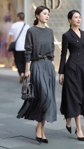 小香风套装秋季新款气质高级感今年流行时尚漂亮灰色针织毛衣女