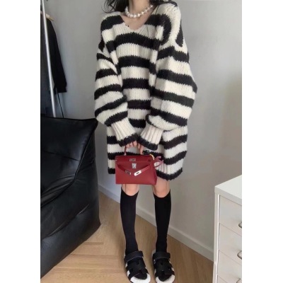 韓系撞色條紋中長款粗線毛衣女秋冬新款V領寬鬆慵懶風針織衫上衣