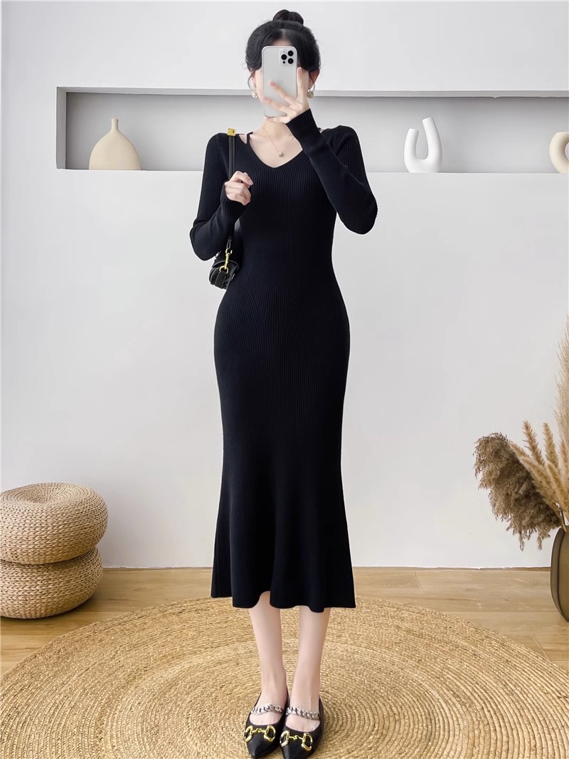 Temperament slim knitted dress for women autumn and winter inner sweater skirt design French high-end slim hip skirt