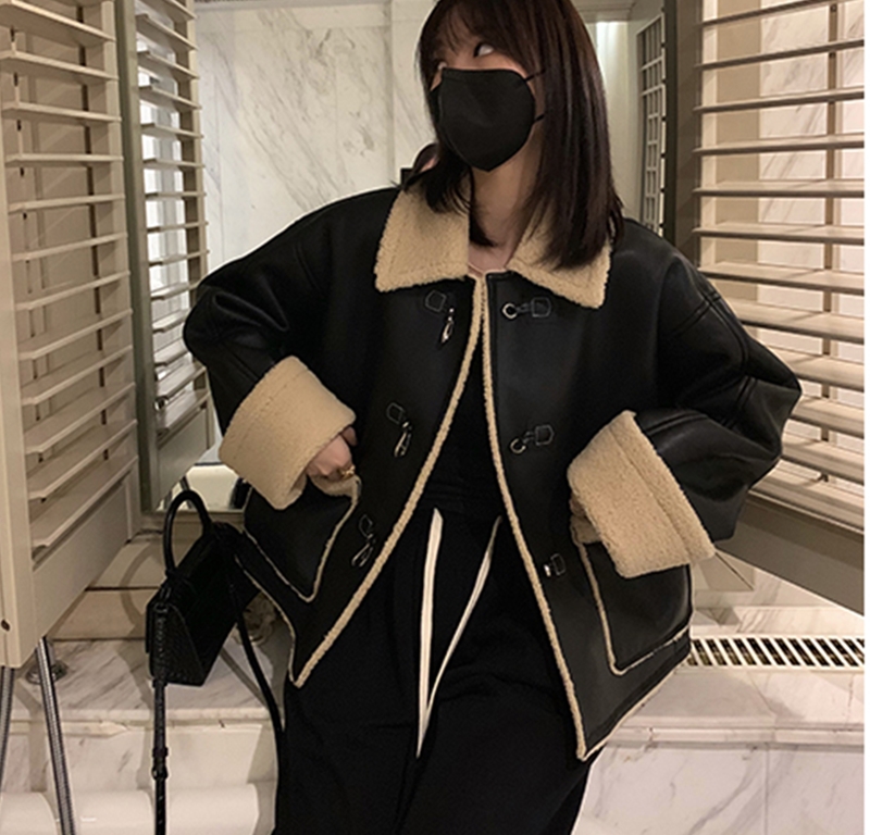 黑色皮毛一體羊羔毛外套女2023秋冬新款復古五金女孩加厚機車服