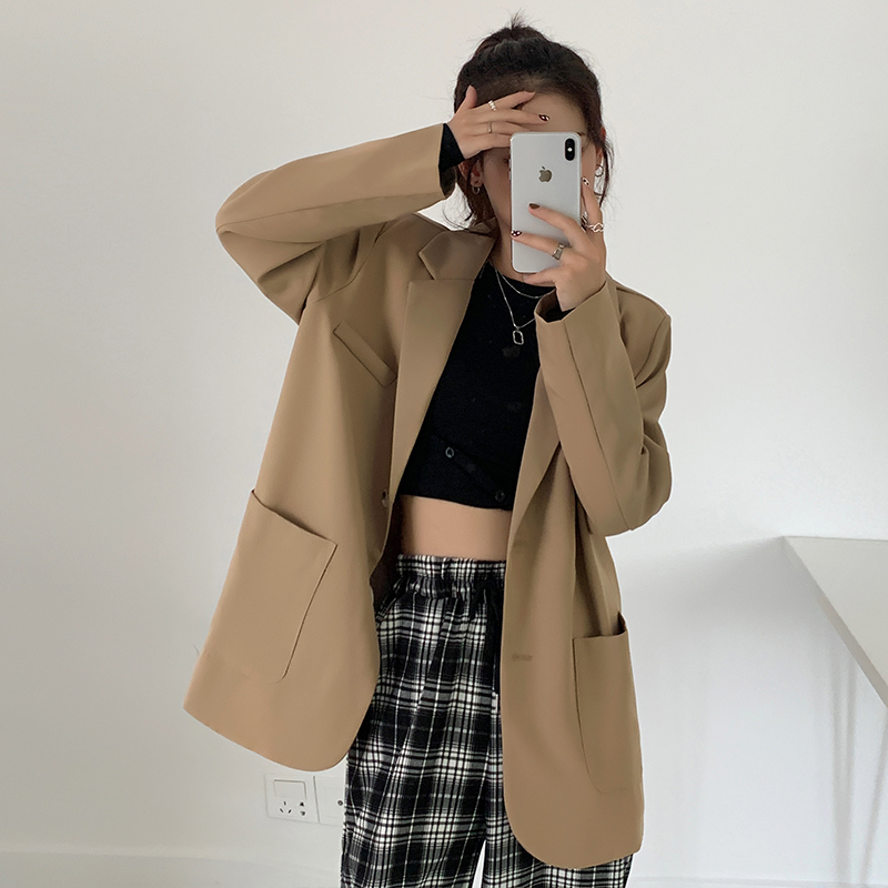 Real shot of 2023 new autumn simple loose suit jacket, feminine and versatile casual suit