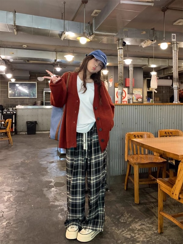 荒荒家愛心刺繡毛衣女2023秋季慵懶風寬鬆休閒顯瘦長袖V領針織衫