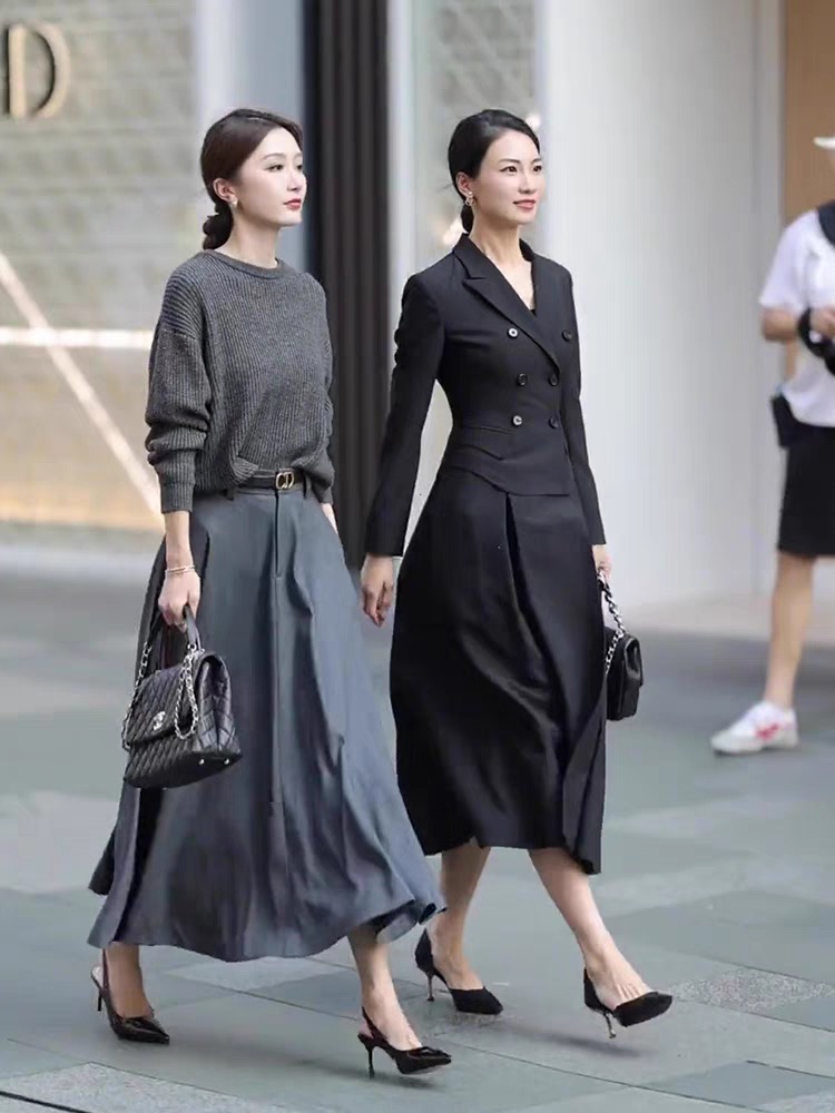 小香風套裝秋季新款氣質高級感今年流行時尚漂亮灰色針織毛衣女