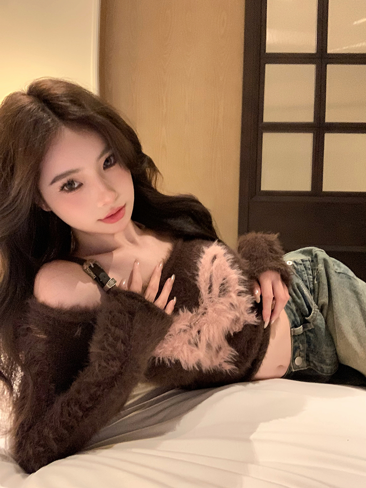 實拍 抓心蝴蝶 設計感小眾慵懶露肩短款毛衣女復古針織上衣
