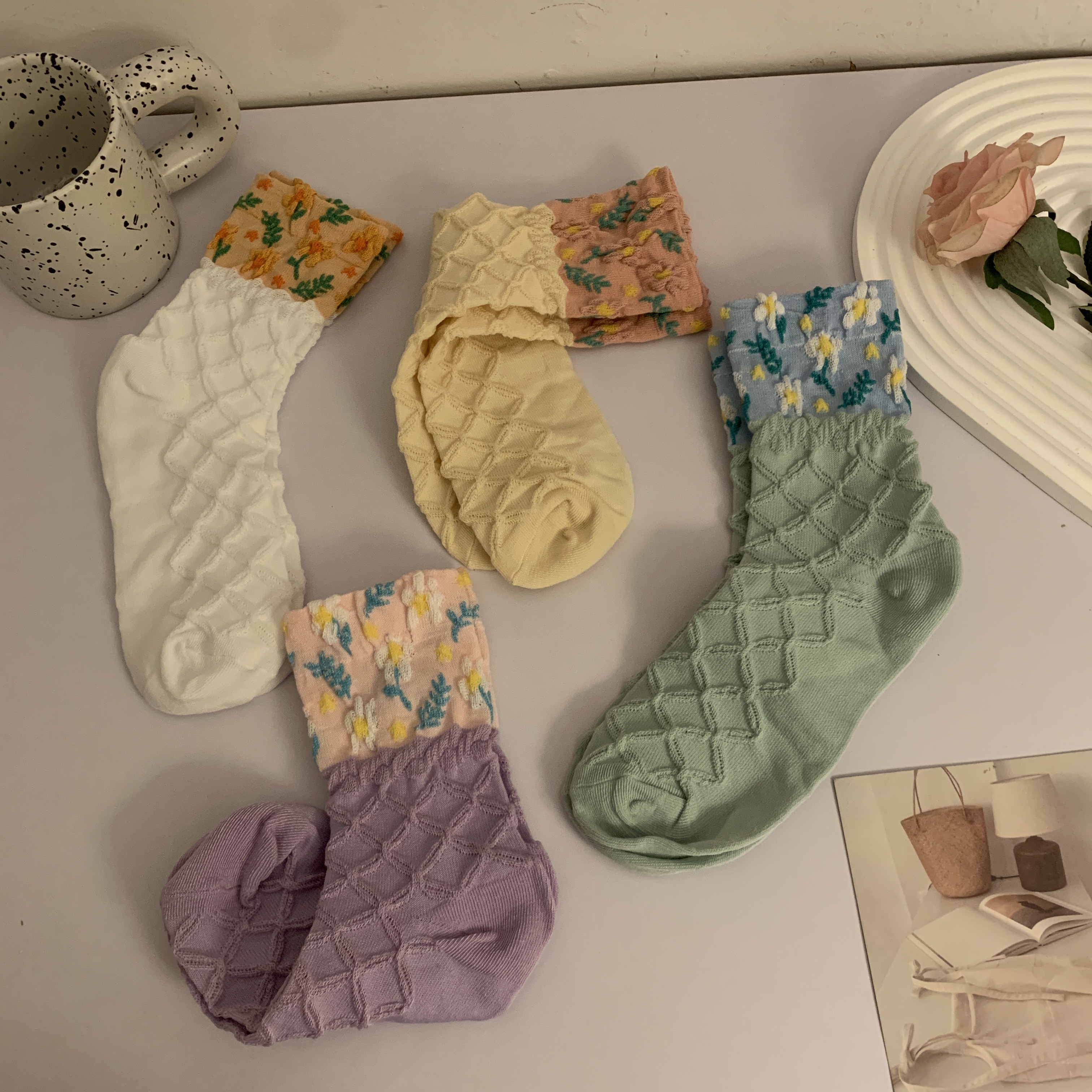 Actual shot of Korean style rhombus mid-calf socks, sweet floral pastoral and versatile pile socks, 4 pairs