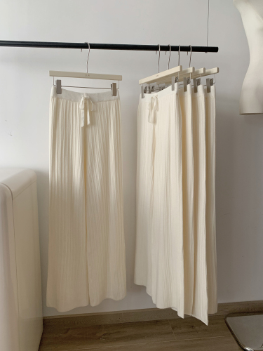 The drapey pants iuu sisters are looking for~White knitted wide-leg pants for women in autumn and winter high-waisted drawstring versatile floor-length trousers