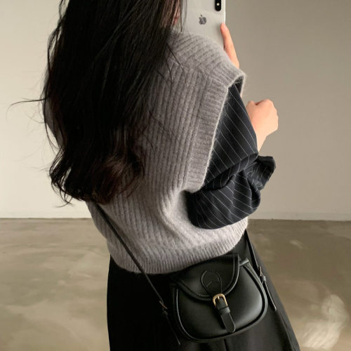 韩国chic秋冬气质 条纹长袖衬衫+灰色V领毛衣背心