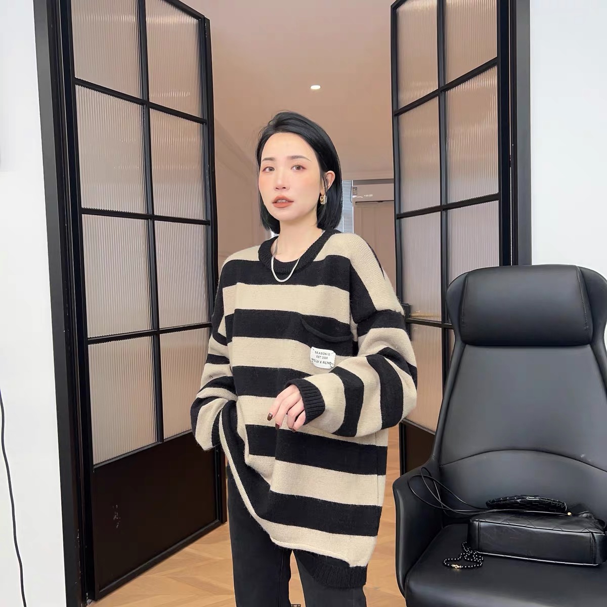 2023年男女同款條紋厚針織毛衣女秋冬新款寬鬆洋氣破洞套頭打底衫