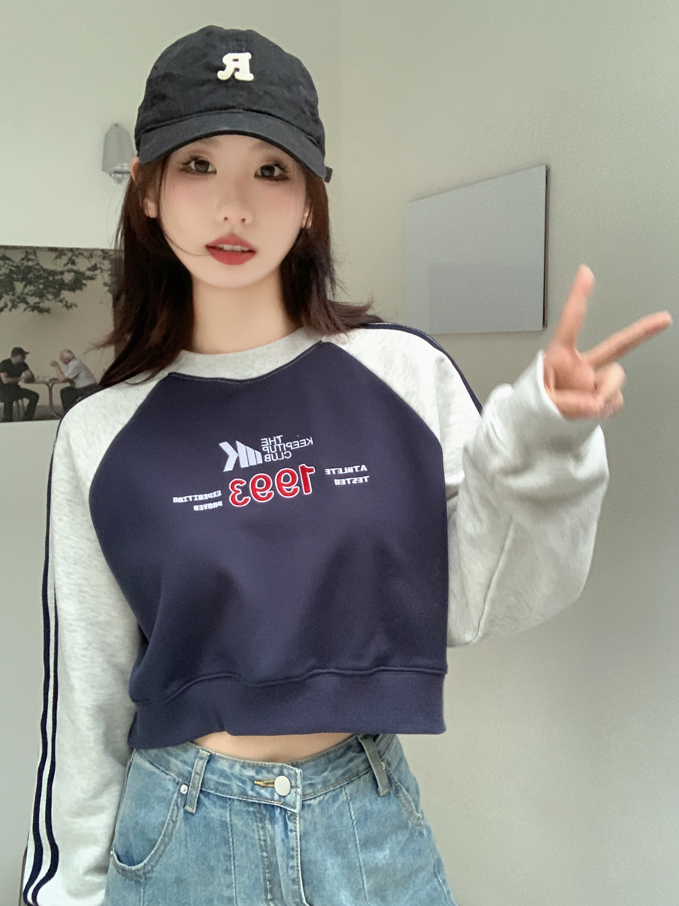 美式辣妹設計印花短款拼接色長袖衛衣