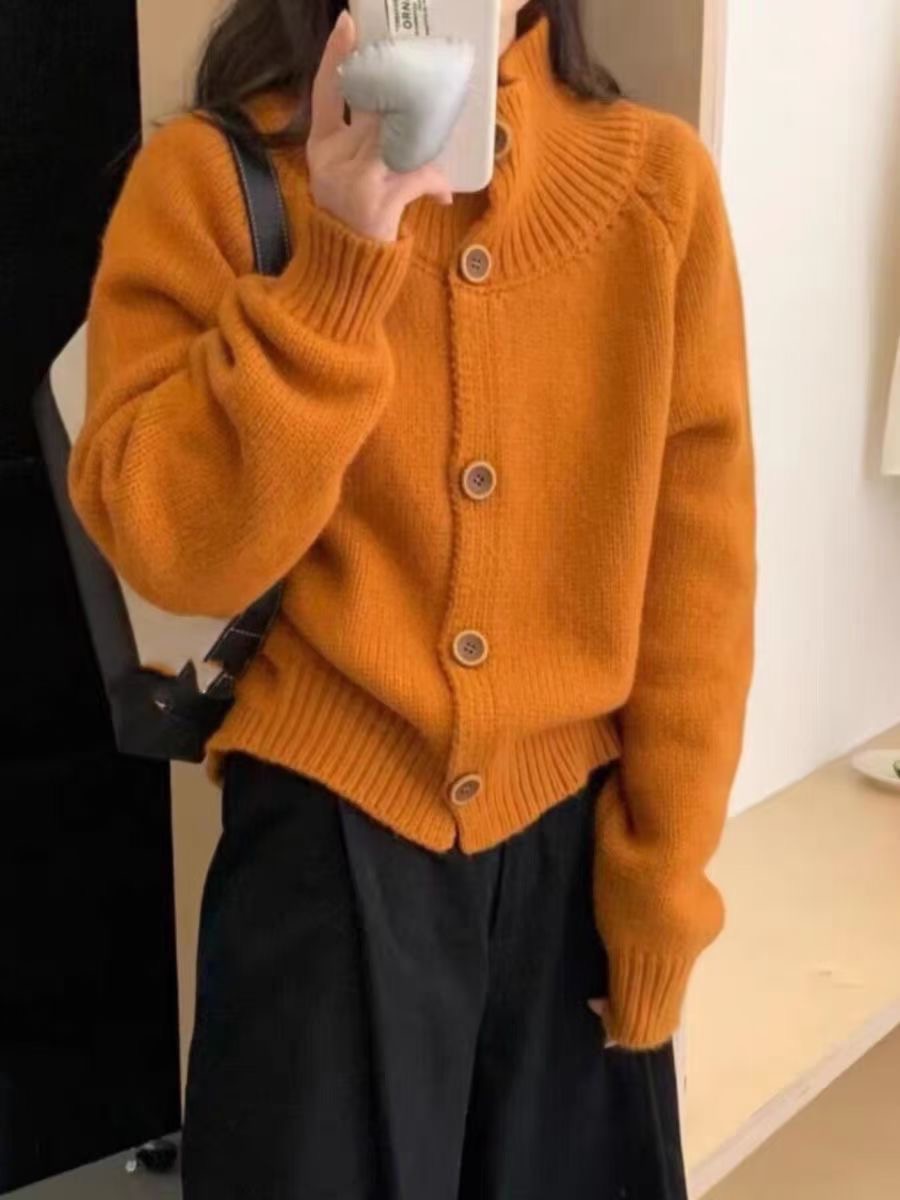 時尚氣質木扣高領開衫2023秋冬季新款韓版女裝顯瘦精緻高級感上衣