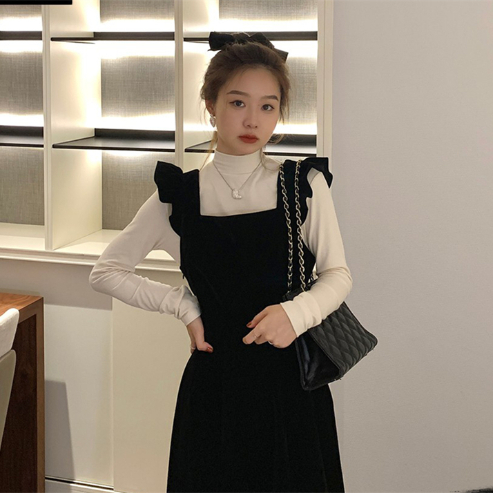 Feifei sleeve velvet suspender dress autumn 2023 new fashionable temperament high waist black a-line mid-length skirt for women