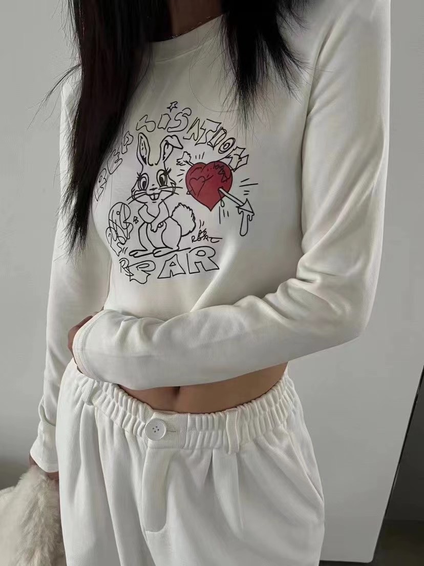 美式復古兔子印花圓領不規則露腰T恤女秋季辣妹短款磨毛打底衫潮