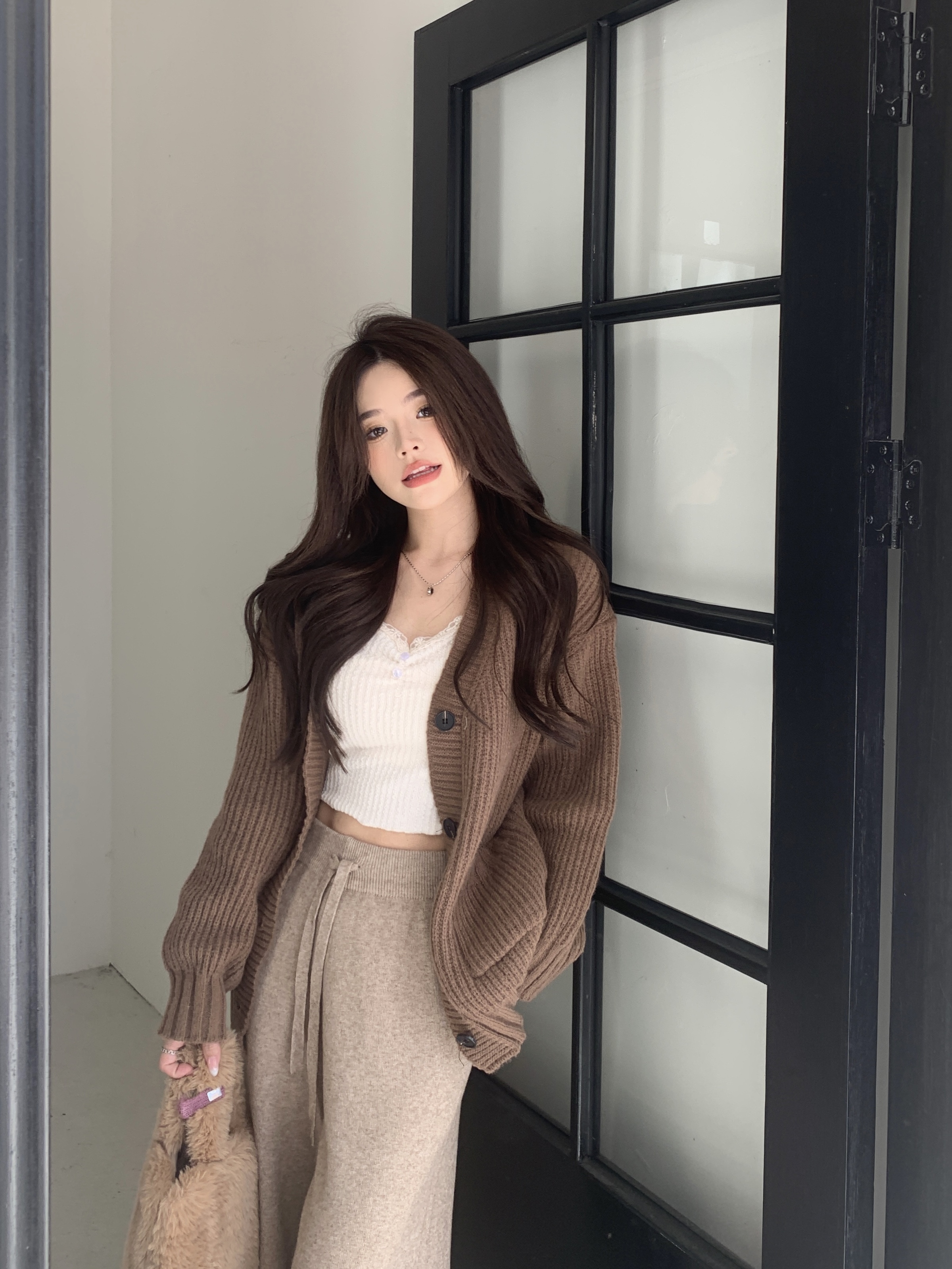 Actual shot of the new Korean style loose and lazy V-neck cardigan sweater + thickened knitted sweater two-piece set