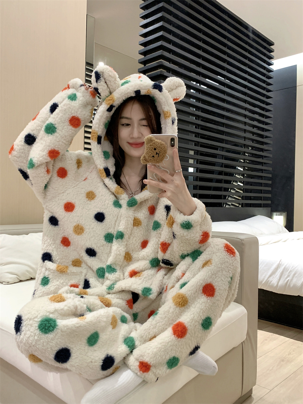 實拍~韓版時尚彩點連帽加厚羊羔毛保暖家居服套裝女