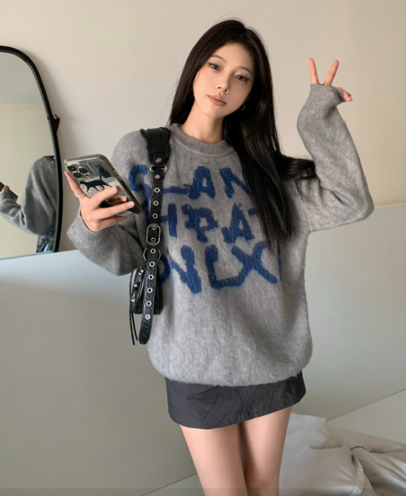 字母塗鴉長袖毛衣女秋季寬鬆顯瘦針織衫休閒百搭上衣 綿羊絨拉毛