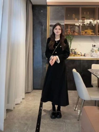 Xiaoxiangfeng suit for women 2023 autumn trendy and fashionable wear temperament short coat Korean half skirt complete set