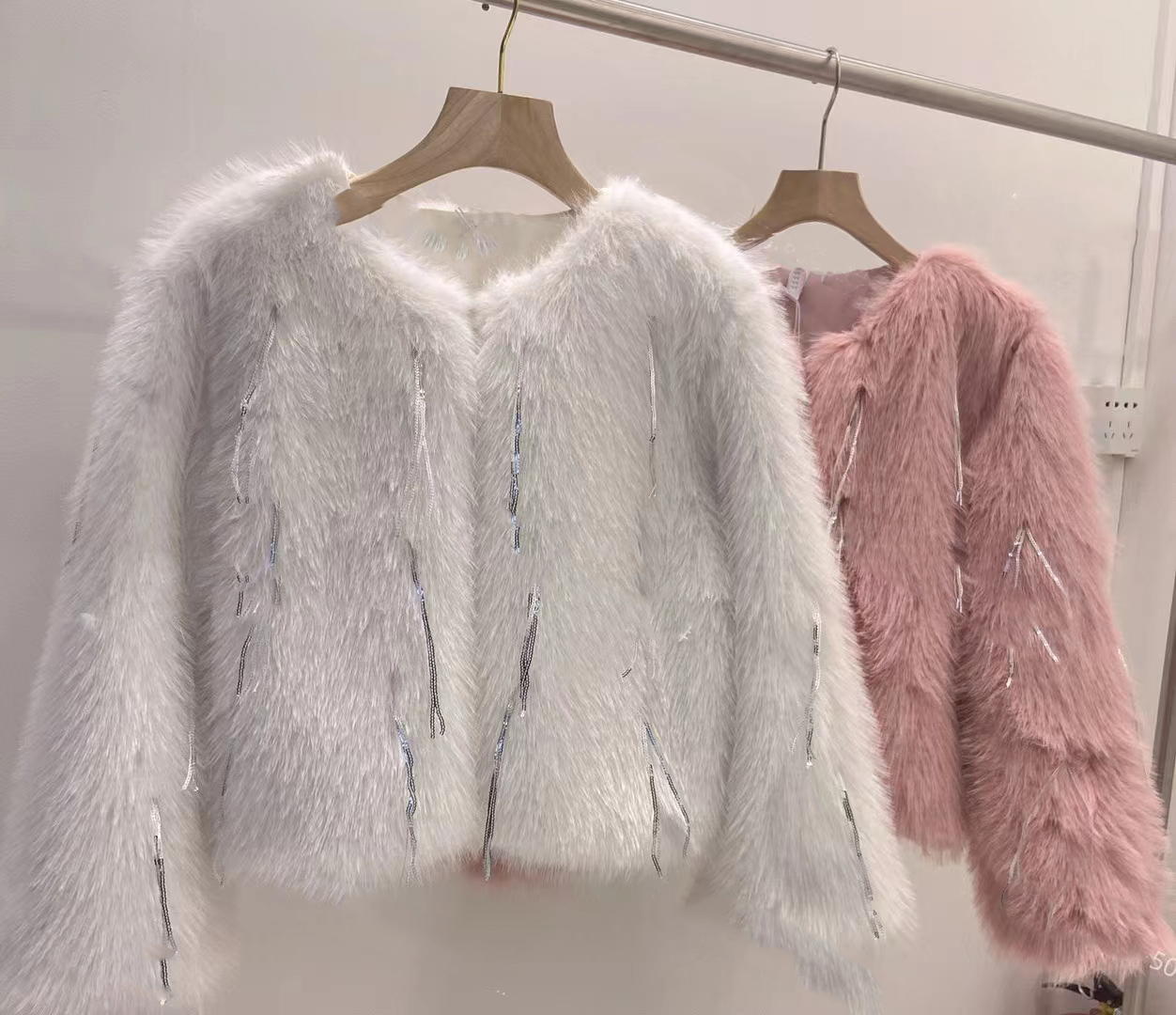 Xiaoxiangfeng tassel thickened short coat autumn and winter Korean style long-sleeved coat women's fur celebrity style