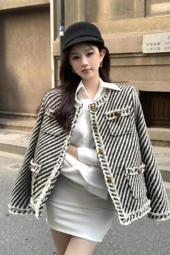 Actual shot ~ 2023 winter new style French lady style down style small fragrance design niche short jacket
