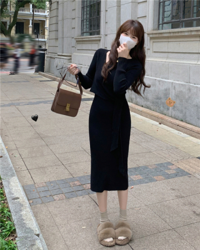 Actual shot of new autumn and winter styles ~ 2023 Korean version of solid color strappy knitted long-sleeved dress for women slimming skirt