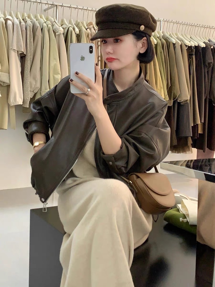 Brown leather jacket trendy women's leather jacket 2023 winter Hong Kong style short motorcycle American retro is popular this year