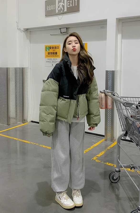 Korean short down jacket for women 2023 new niche design color matching bread coat small winter coat