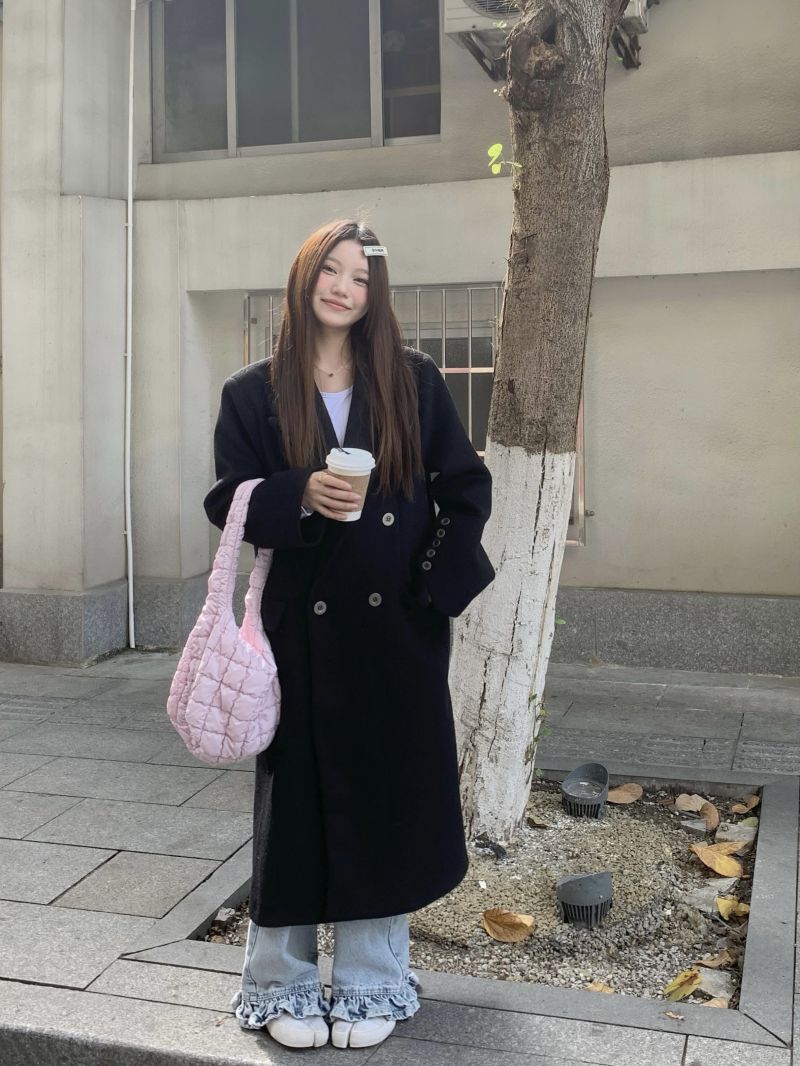 Real shot of three standard loose and lazy double-breasted mid-length temperament suit collar plus cotton woolen coat for women