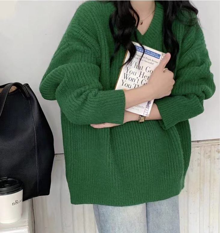 秋冬裝大碼女裝加厚高級感奶呼呼白色v領毛衣軟糯慵懶風內搭上衣