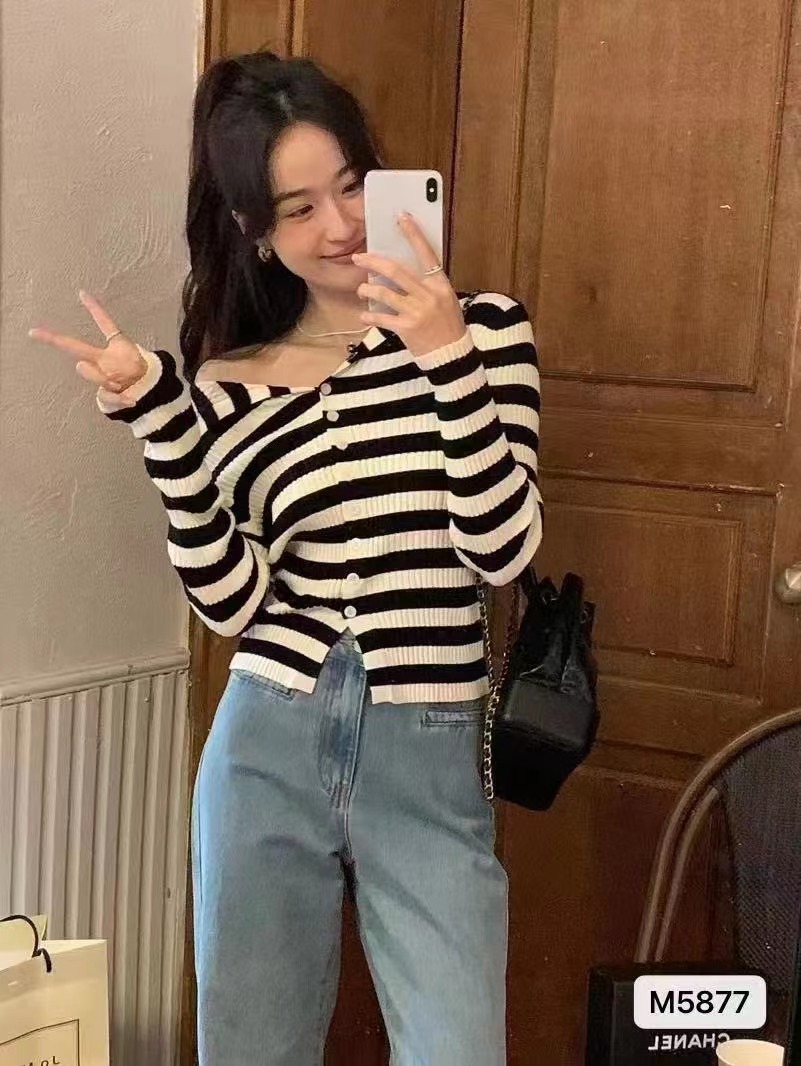 秋季新款韓版溫柔風大翻領排扣坑條純色長袖開衫上衣女