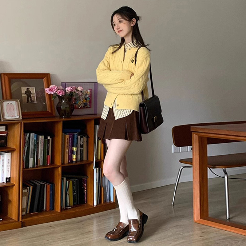 法式復古黃色麻花針織開衫外套女春秋2023新款針織衫寬鬆毛衣上衣