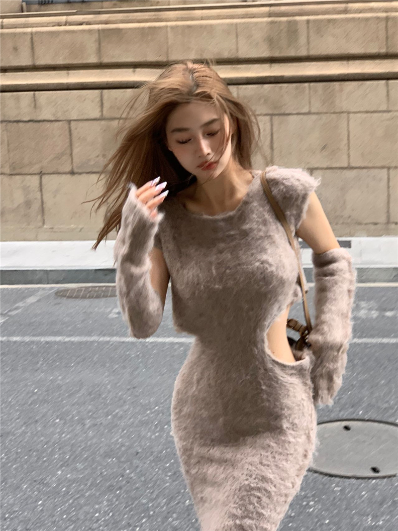 Real shot design hollow wool long skirt high-end hot girl brown autumn and winter dress