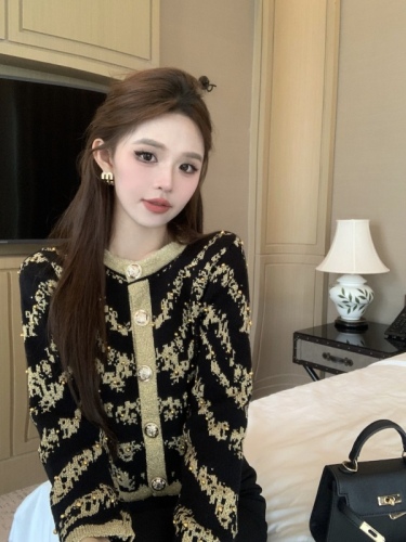 Real shot of heavy industry beading gold thread knitting socialite temperament Xiaoxiang F knitted cardigan top for women