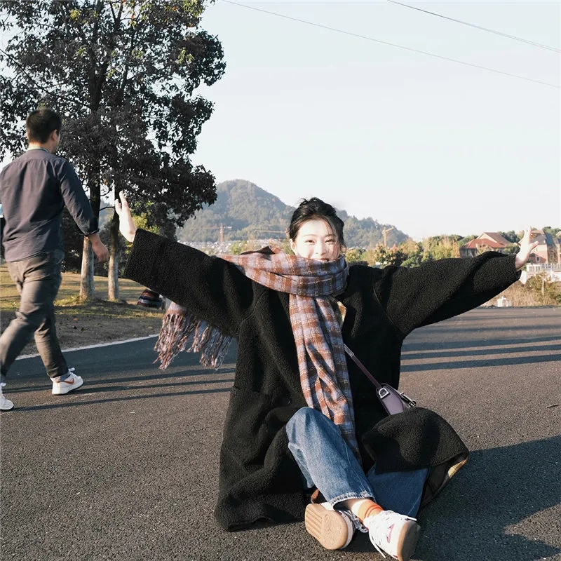 Winter small fragrance style short jacket women's new year woolen plaid Korean style loose top ins trend