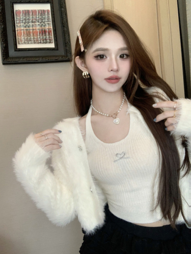 Actual shot of pure lust hottie halterneck top autumn and winter furry long-sleeved sweater jacket camisole two-piece set