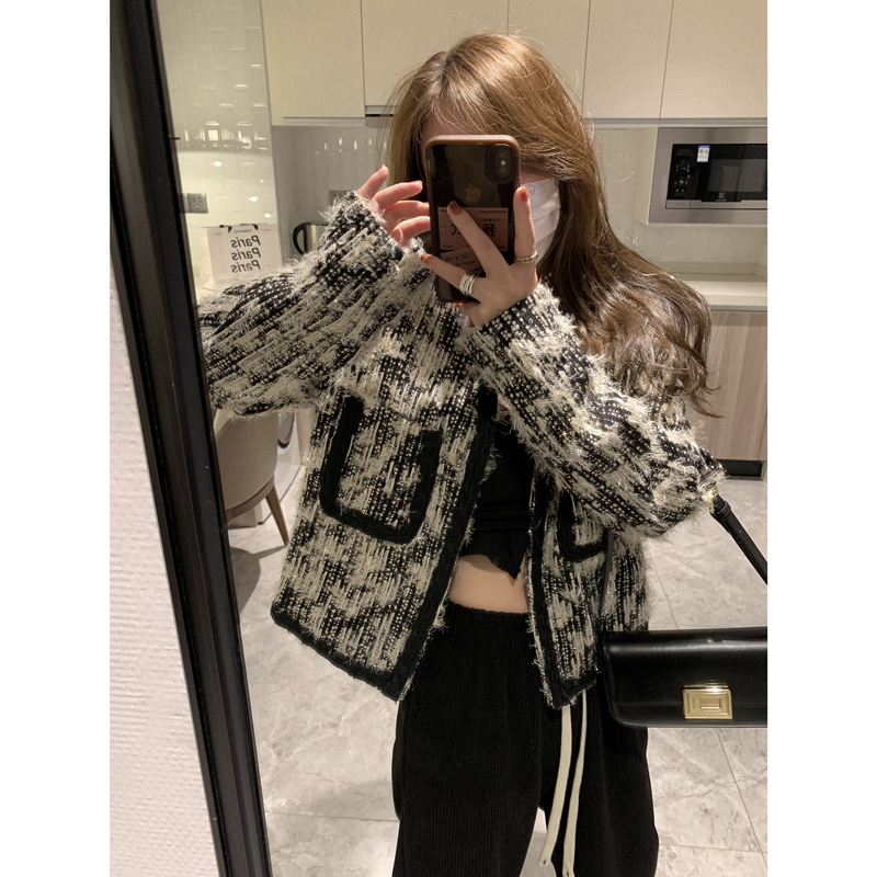 法式高級感名媛小香風短款外套女秋冬新款別致設計感正肩顯瘦開衫