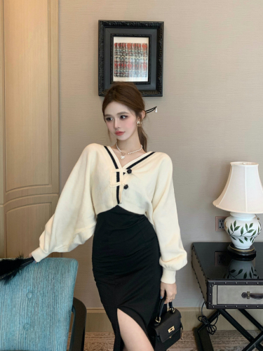 Actual shot of new Chinese style Chinese-style buckle contrasting v-neck sweater jacket for women in autumn and winter retro loose short knitted cardigan