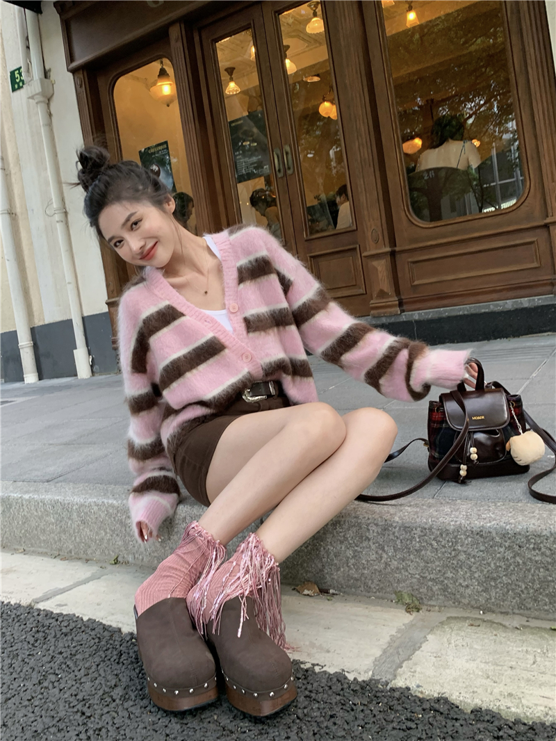 Real shot of autumn and winter striped sweater, irregular raw edge knitted cardigan jacket, V-neck long-sleeved sweater