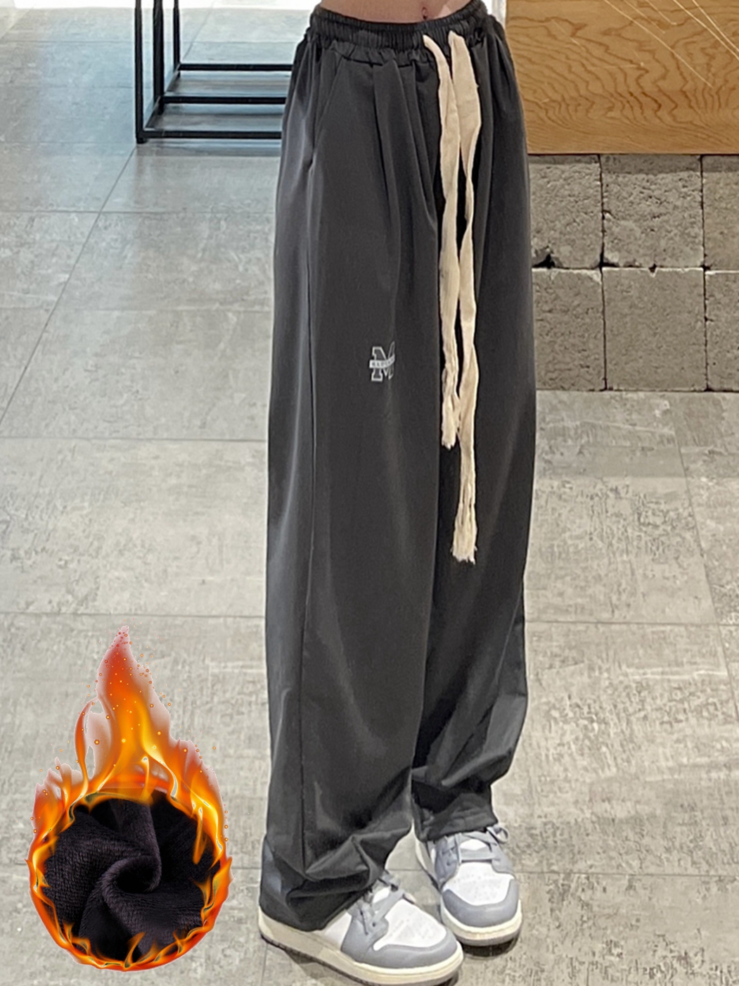 Real shot of velvet and thickened casual pants, loose wide-leg pants, sports straight pants